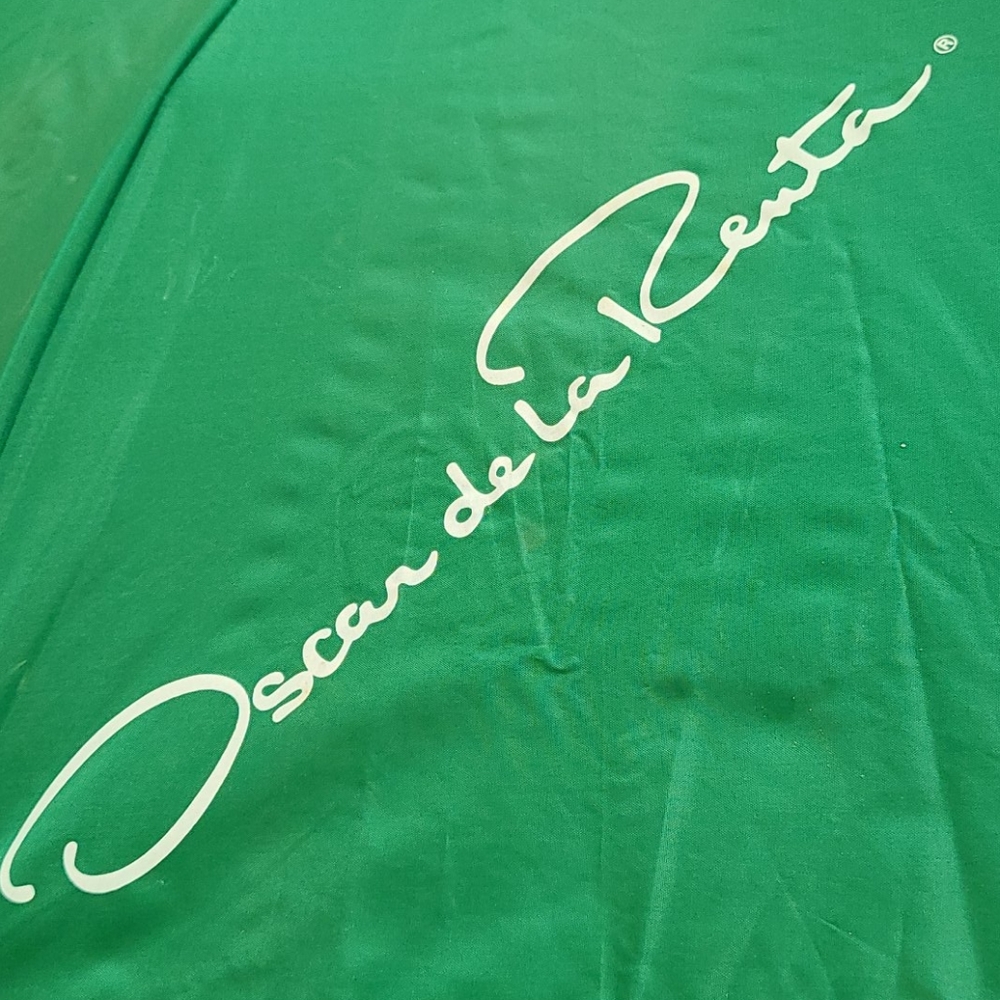 Oscar de la Renta© Umbrella Push Button